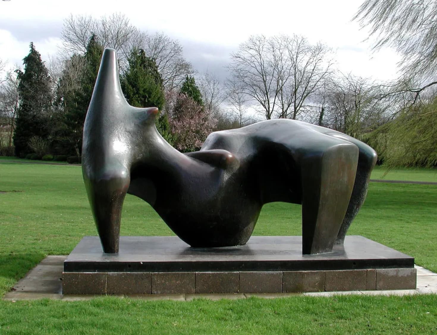 henry moore statue